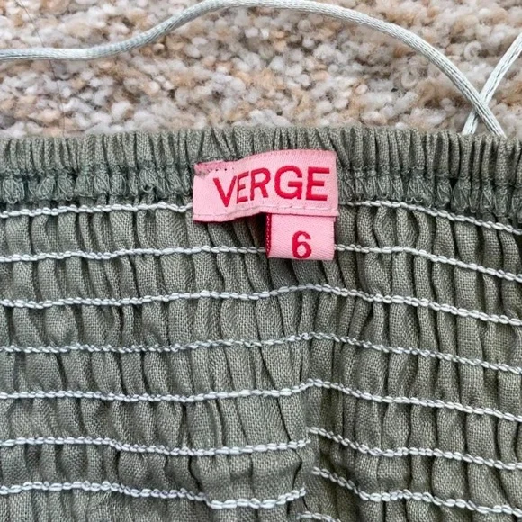 Verge Girl Puff Sleeve Crop Top - Picture 4 of 4